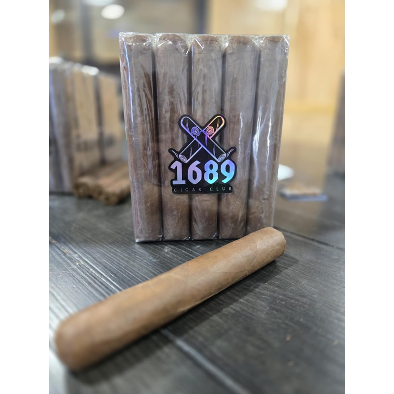 1689 Cigar Black Friday Special: 25-Count Habano Toro Cigar Pack  Only $80
