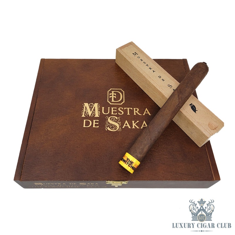Dunbarton Tobacco & Trust Muestra de Saka The Bewitched 3 pack toro (6.625×50)