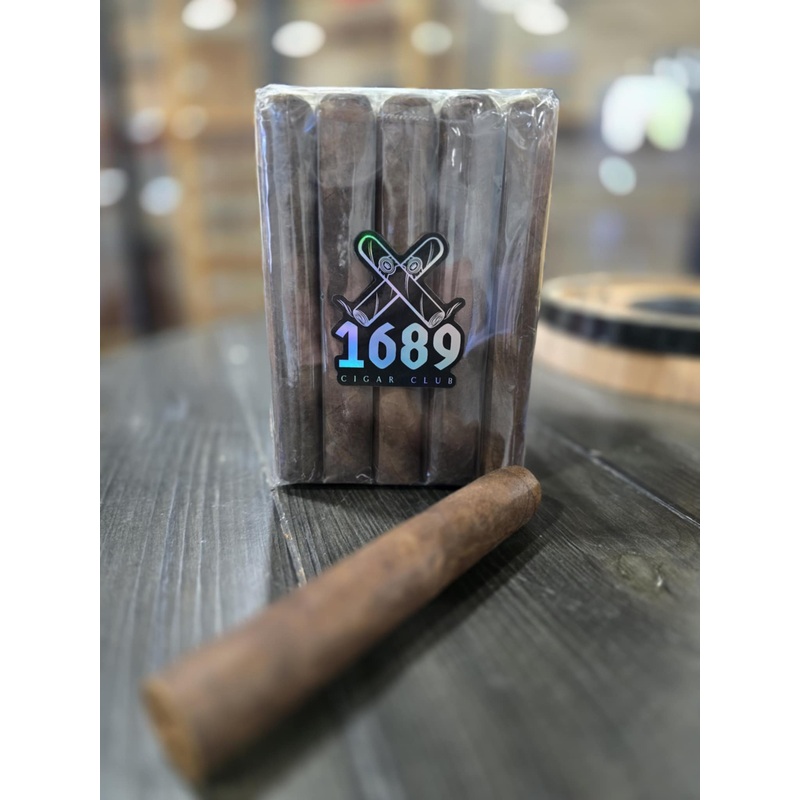 1689 Cigar Black Friday Special: 25-Count Maduro Gordo Cigar Pack  Only $80
